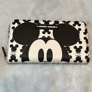 Disney White Mickey Mouse Wallet Wristlet NWT ALDI